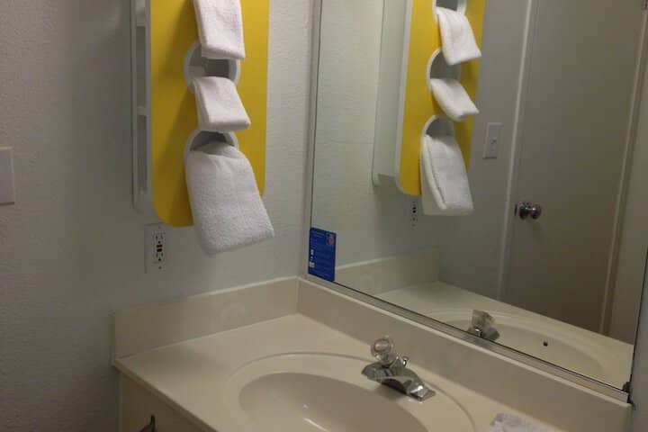 Bathroom sink